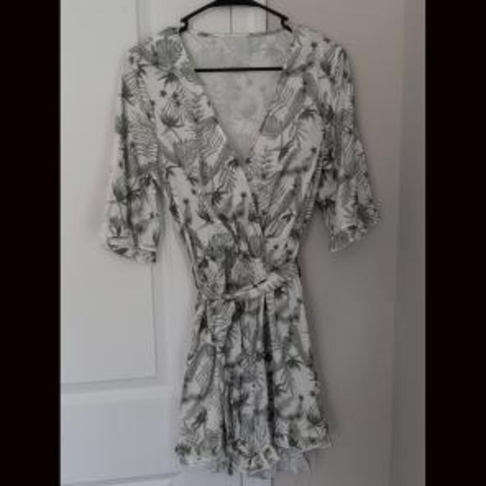 Cupshe White Romper with Green Tropical Leaf Print, NWT, size Small